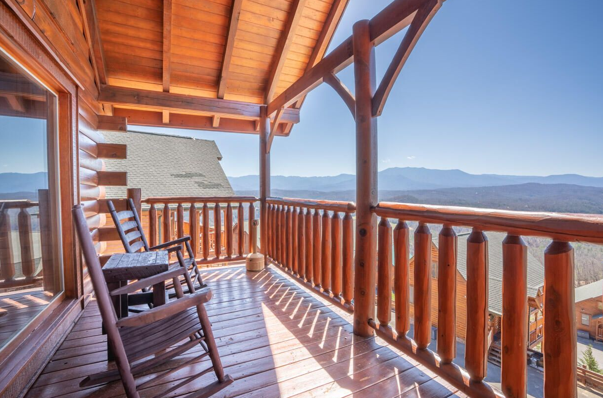 Affordable cabin rental in Pigeon Forge with cozy living room and full kitchen